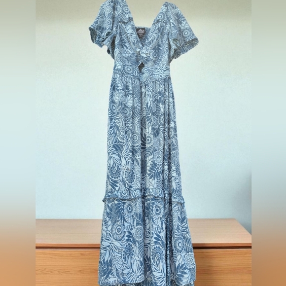 Angie Blue Floral Maxi Dress Size Large (NWT) - Picture 5 of 10